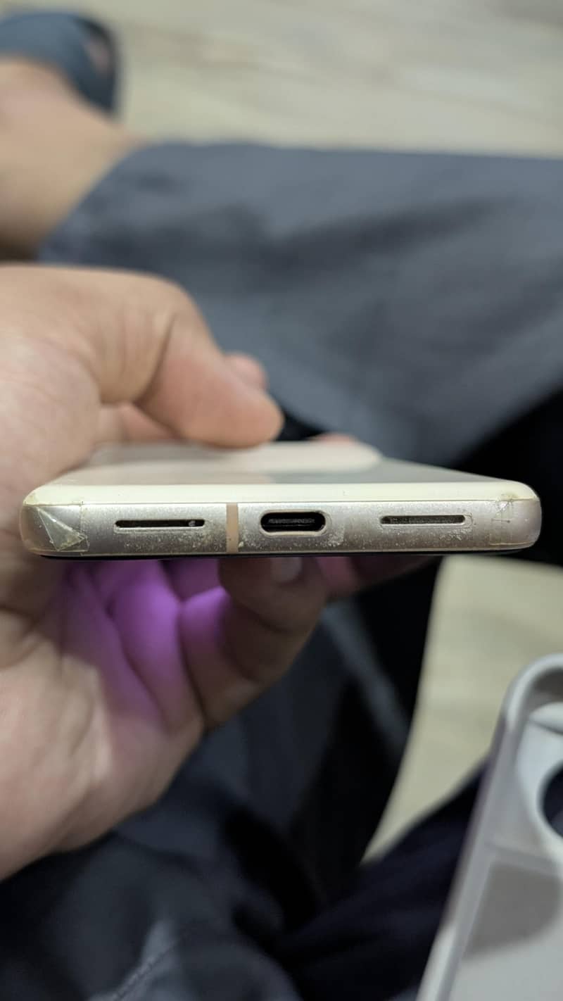 Google Pixel 8 3