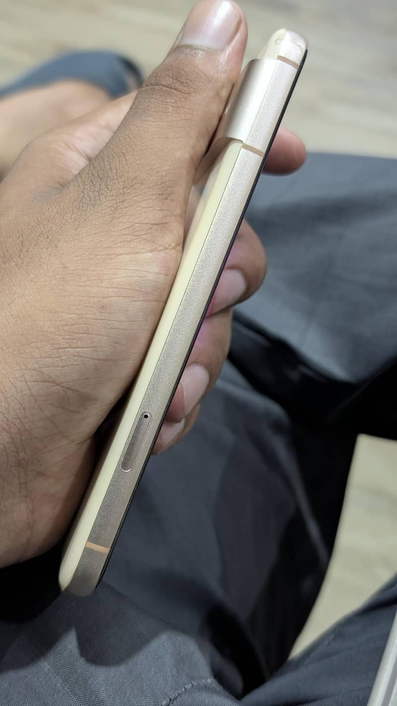 Google Pixel 8 4