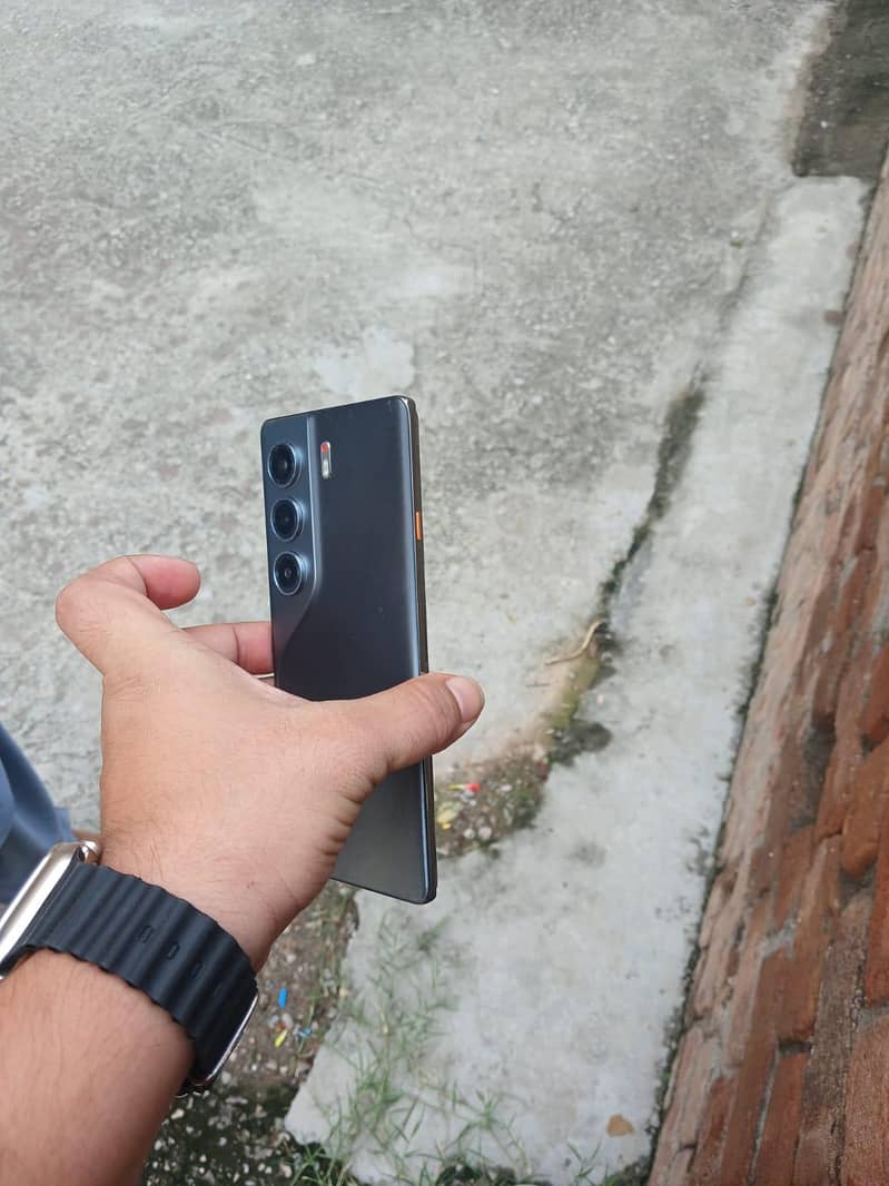 Tecno CAMON 40 Pro 2