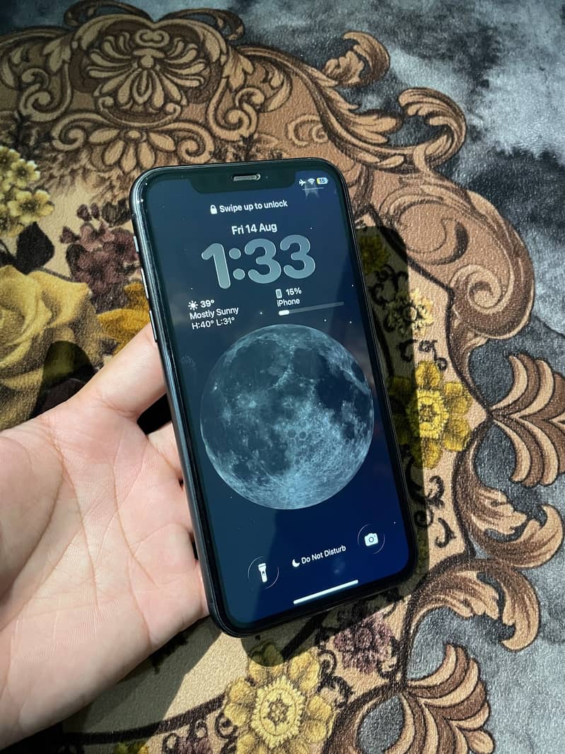 iPhone 11 3