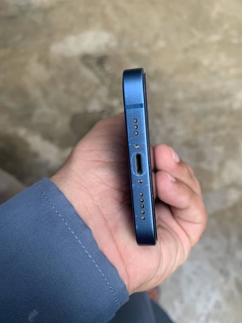 Apple iPhone 13 1