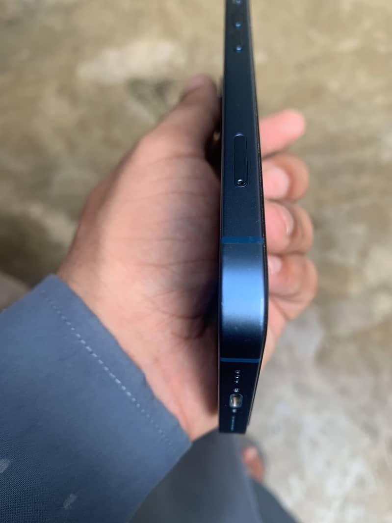 Apple iPhone 13 3
