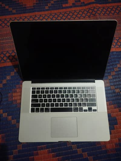 APPLE MACBOOK PRO 2015