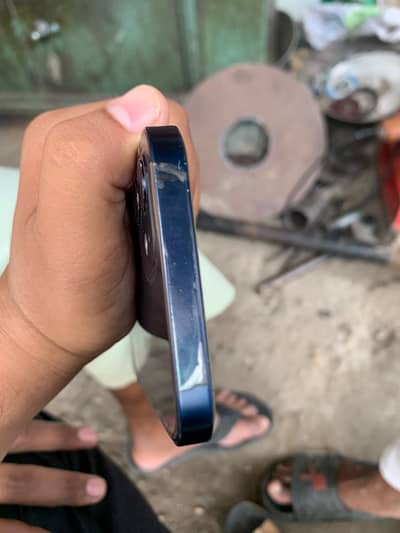 Apple iPhone 12