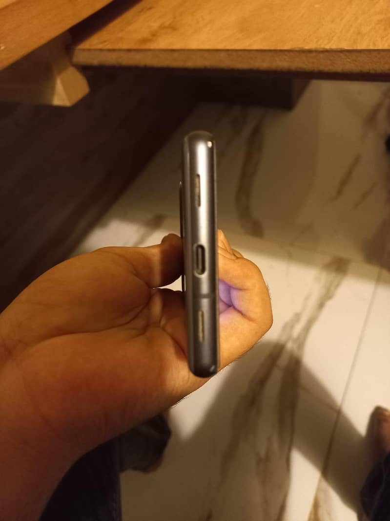 Google Pixel 7a 2