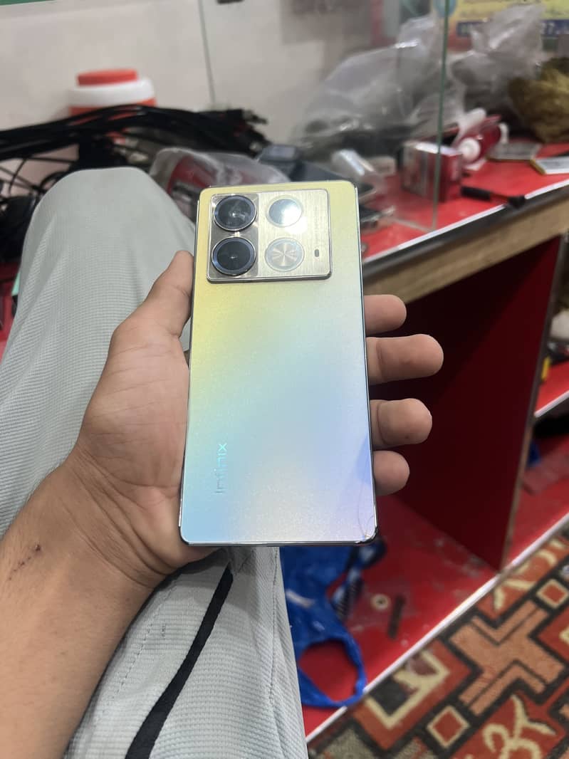 Infinix Note 40 0