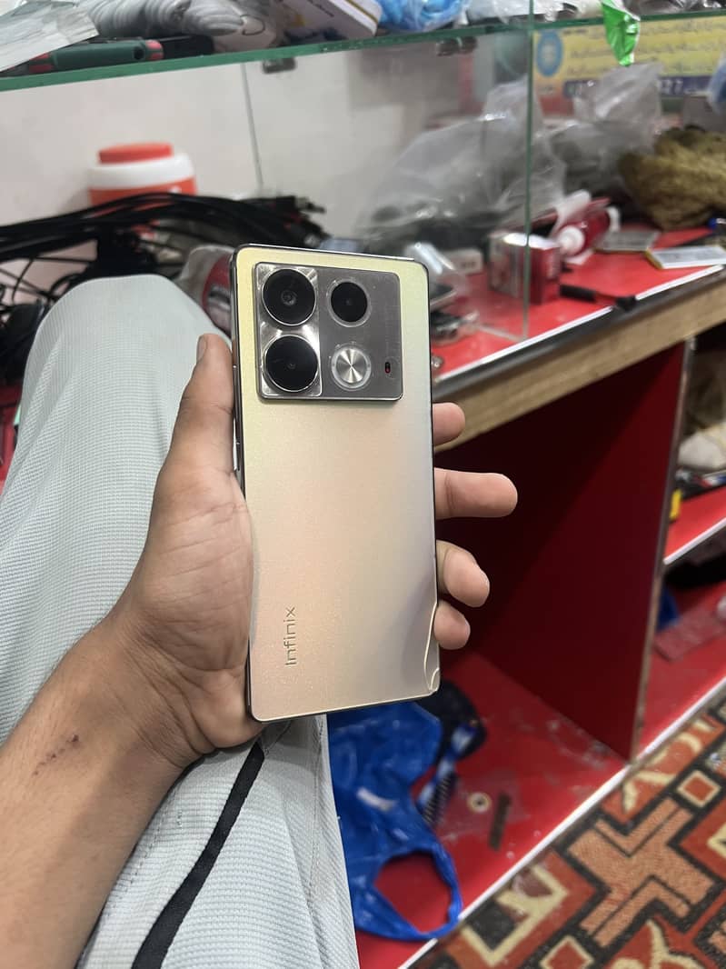 Infinix Note 40 2