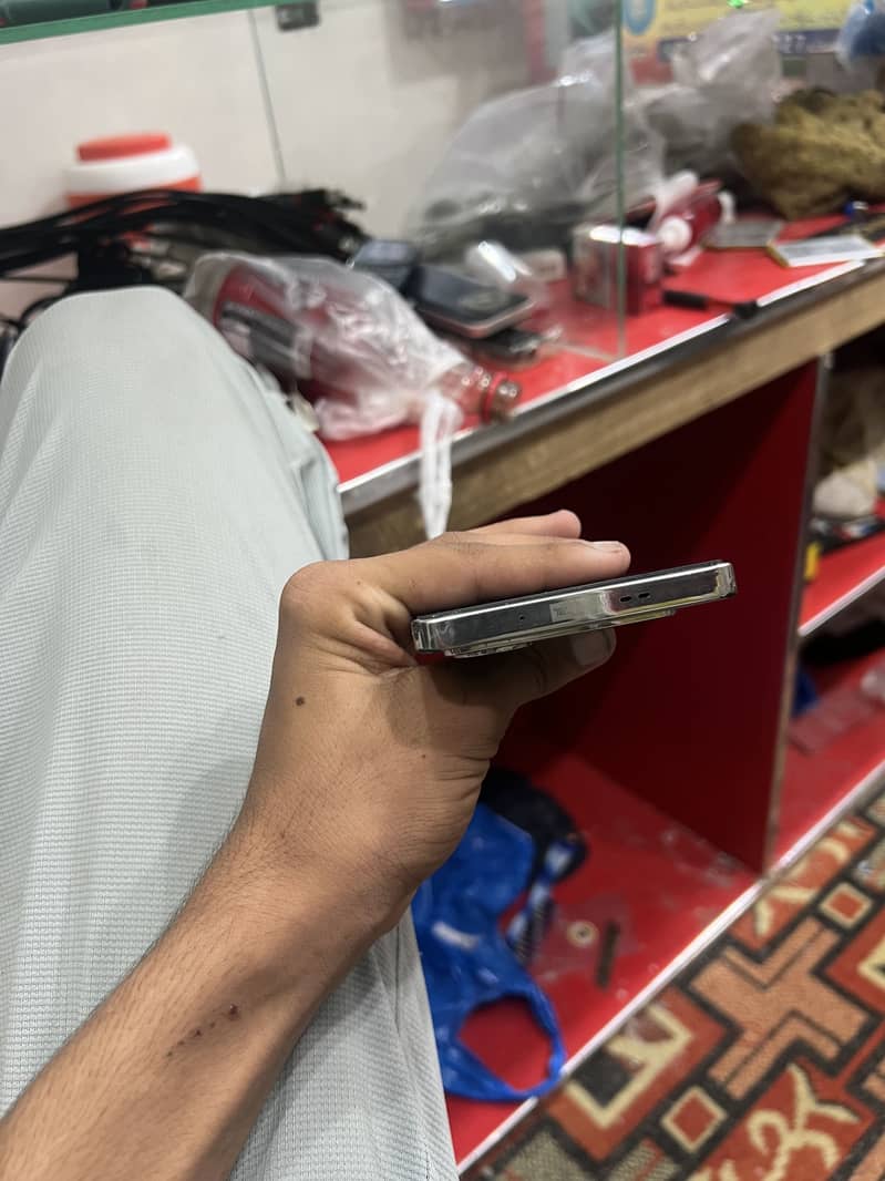 Infinix Note 40 4