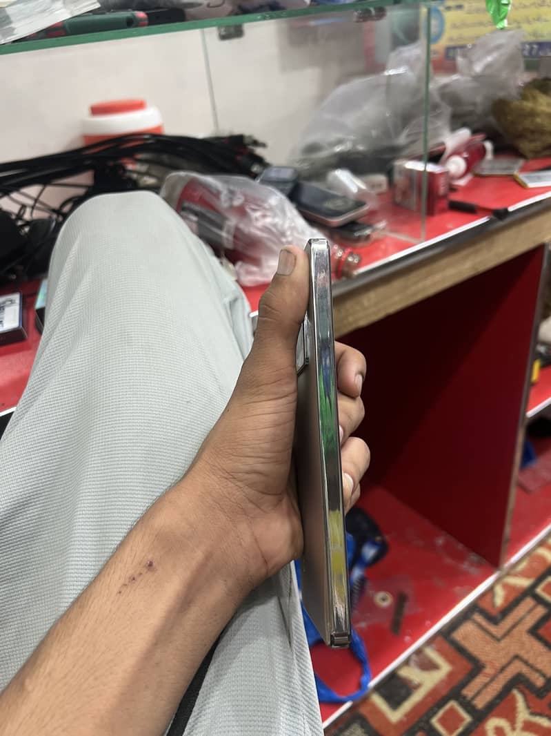 Infinix Note 40 5