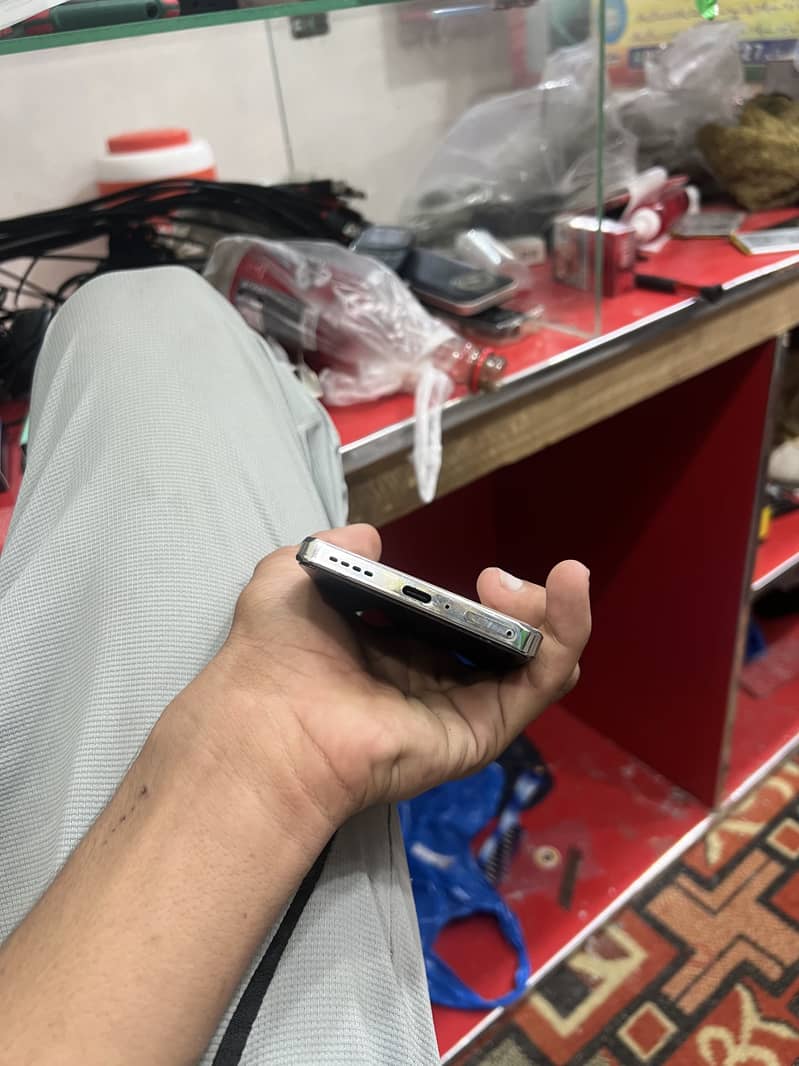 Infinix Note 40 6