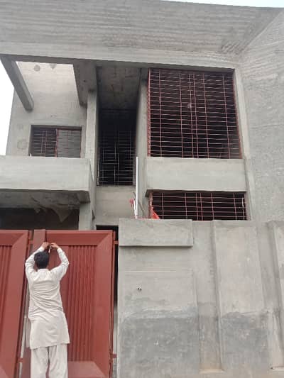 10 Marla Gray Stucher For Sale Good Location