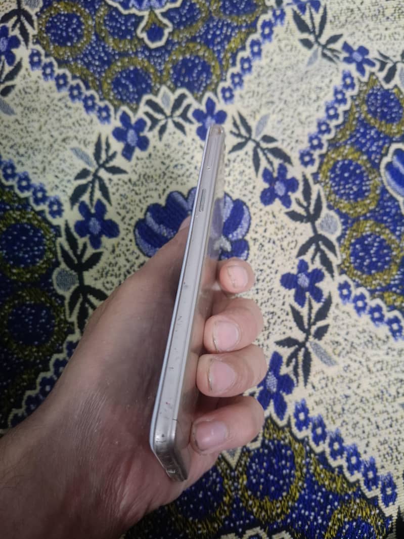 OPPO A37 2