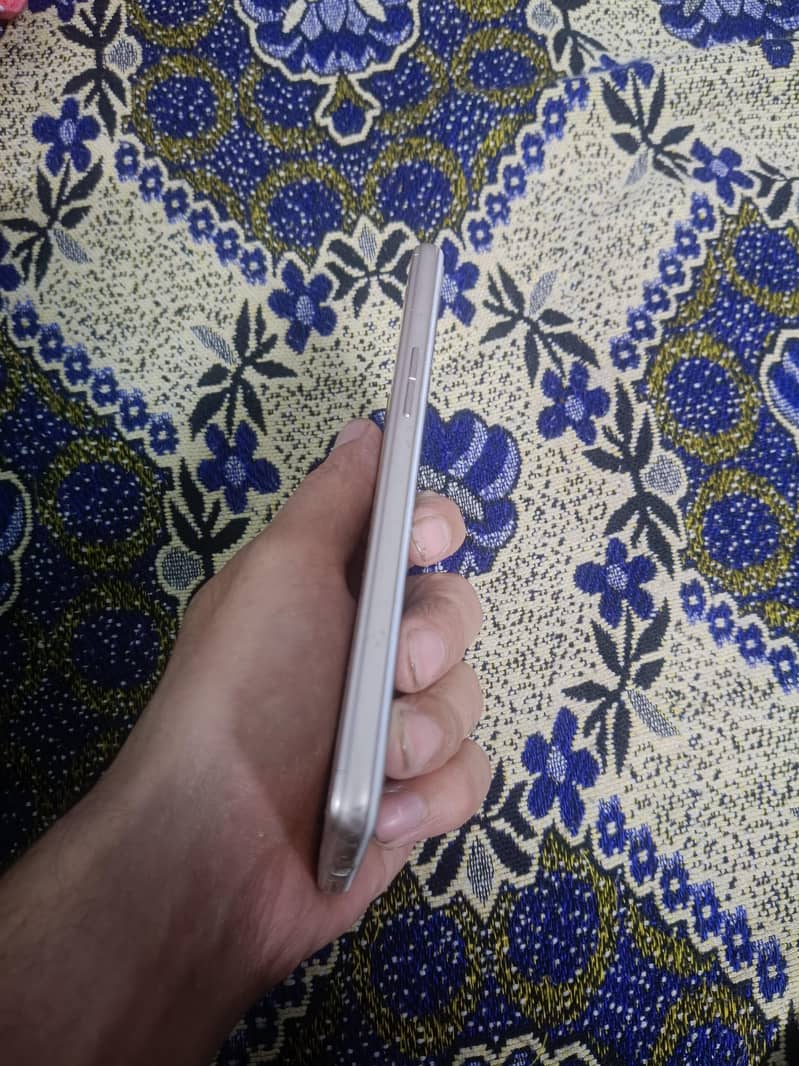 OPPO A37 3