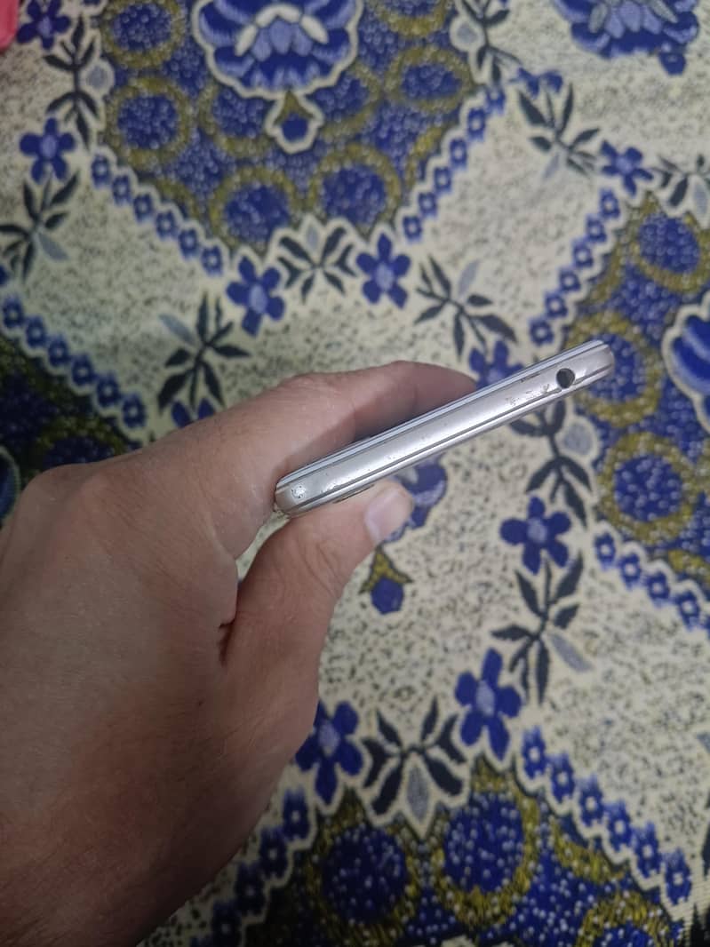 OPPO A37 5