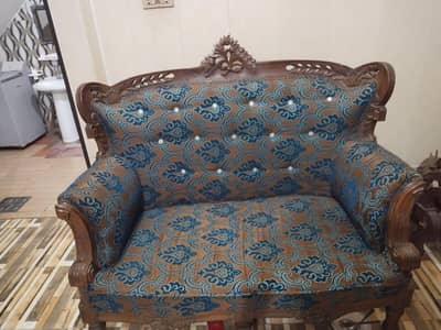 a beautifull design and highly durable sofa set in available for sale