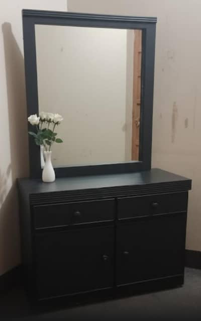 Dressing Table with drawers