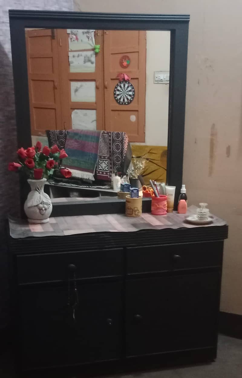 Dressing Table with drawers 1