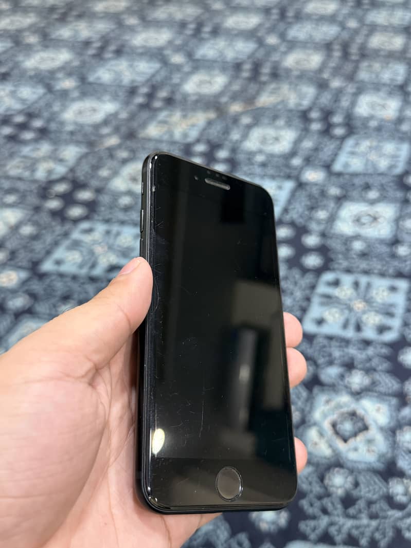 IPhone SE3 4