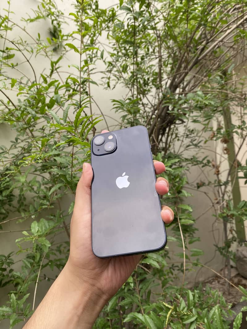 Apple iPhone 13 0