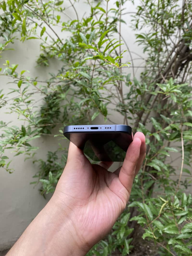 Apple iPhone 13 3