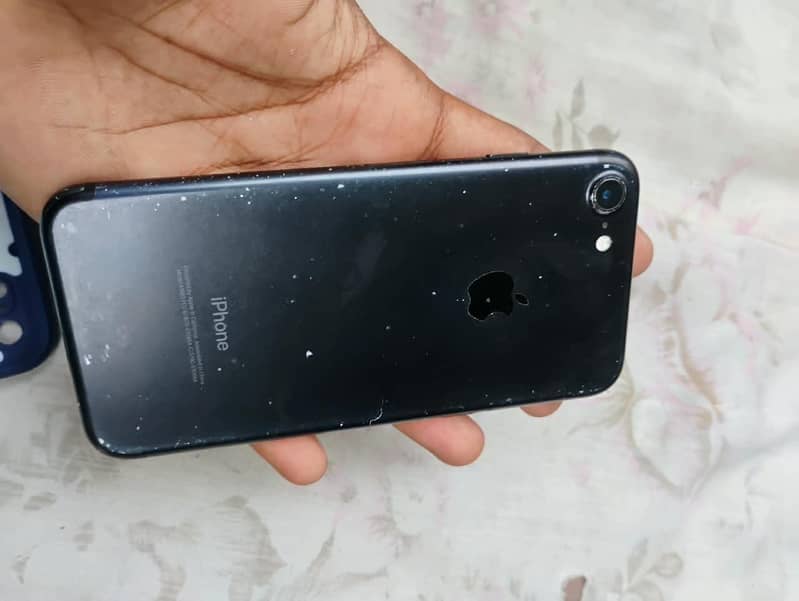 Apple iPhone 7 1