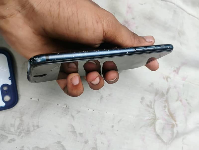Apple iPhone 7 3