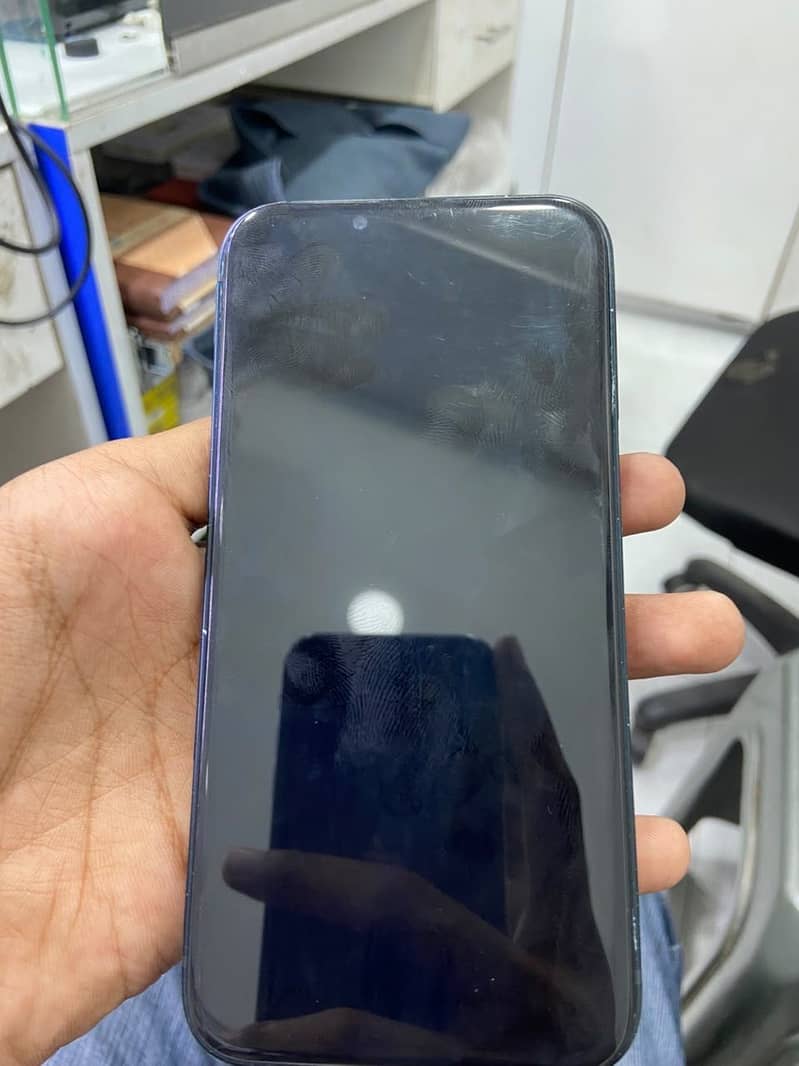 Apple iPhone 13 1