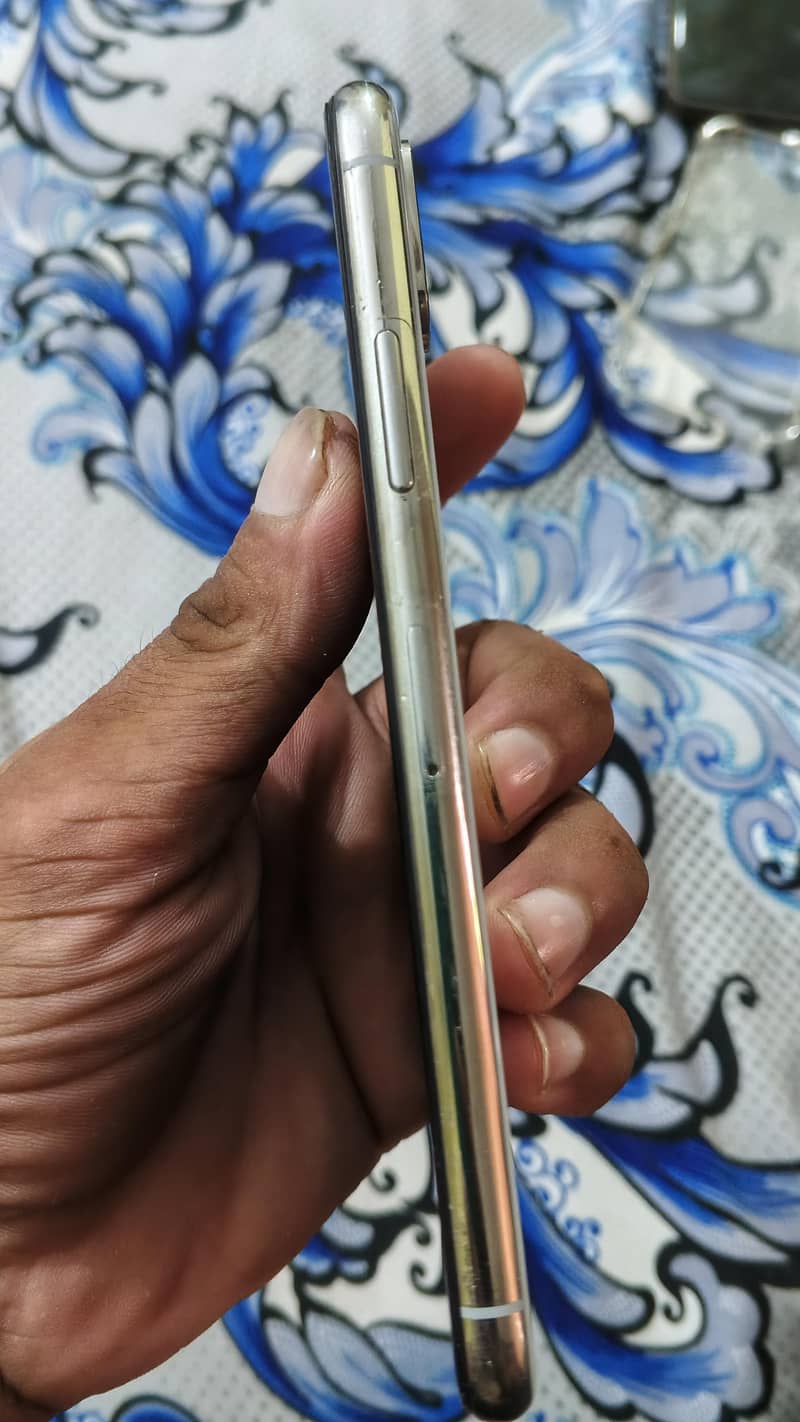 Apple iPhone X 6