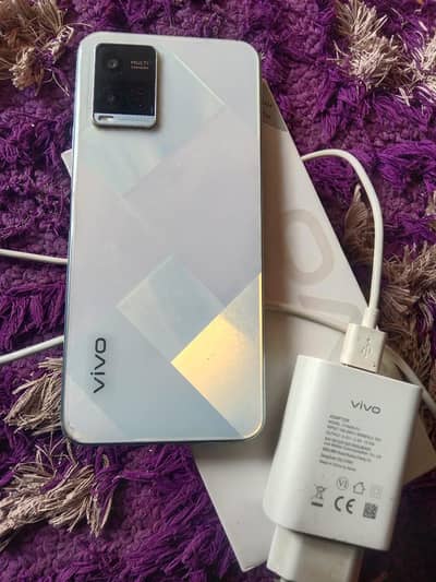 Vivo Y21 One Hand use