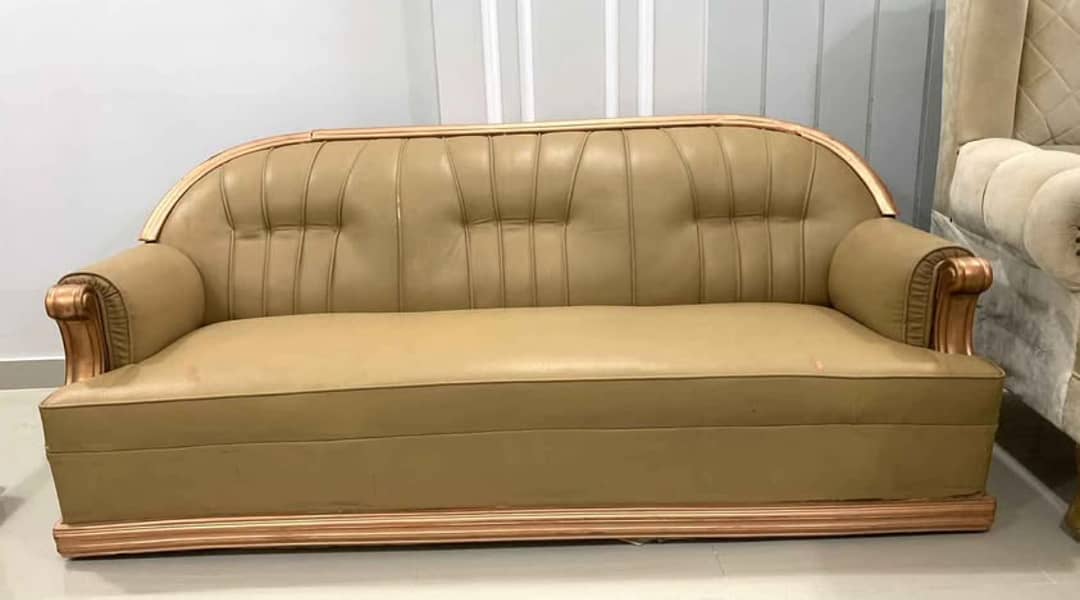Selling sofa set 0