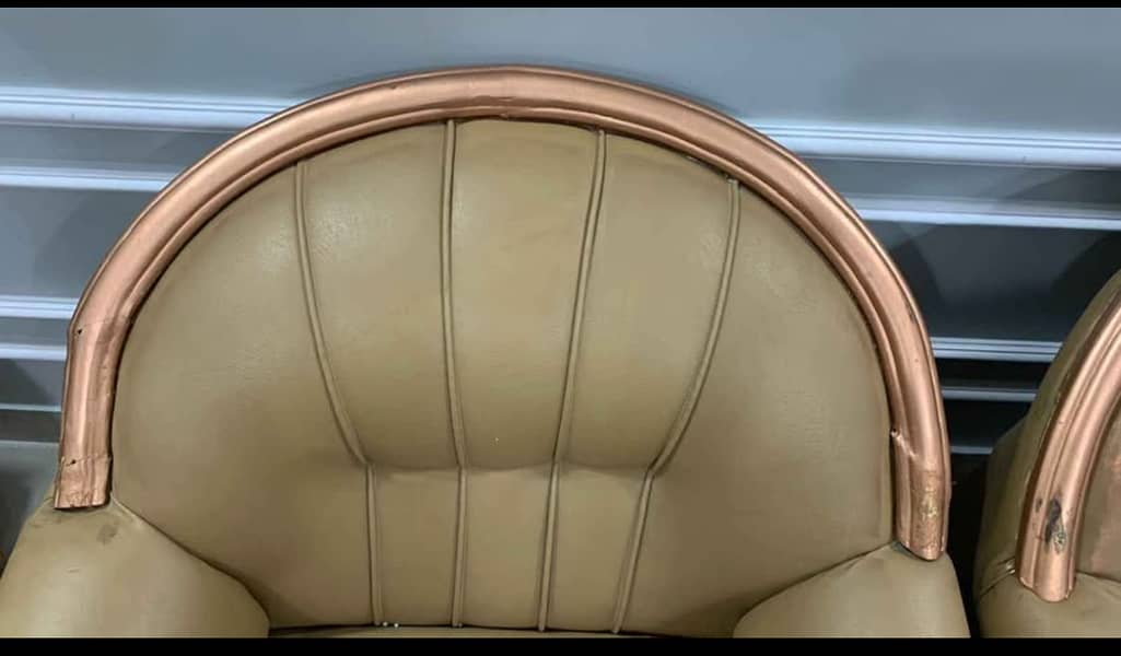 Selling sofa set 2