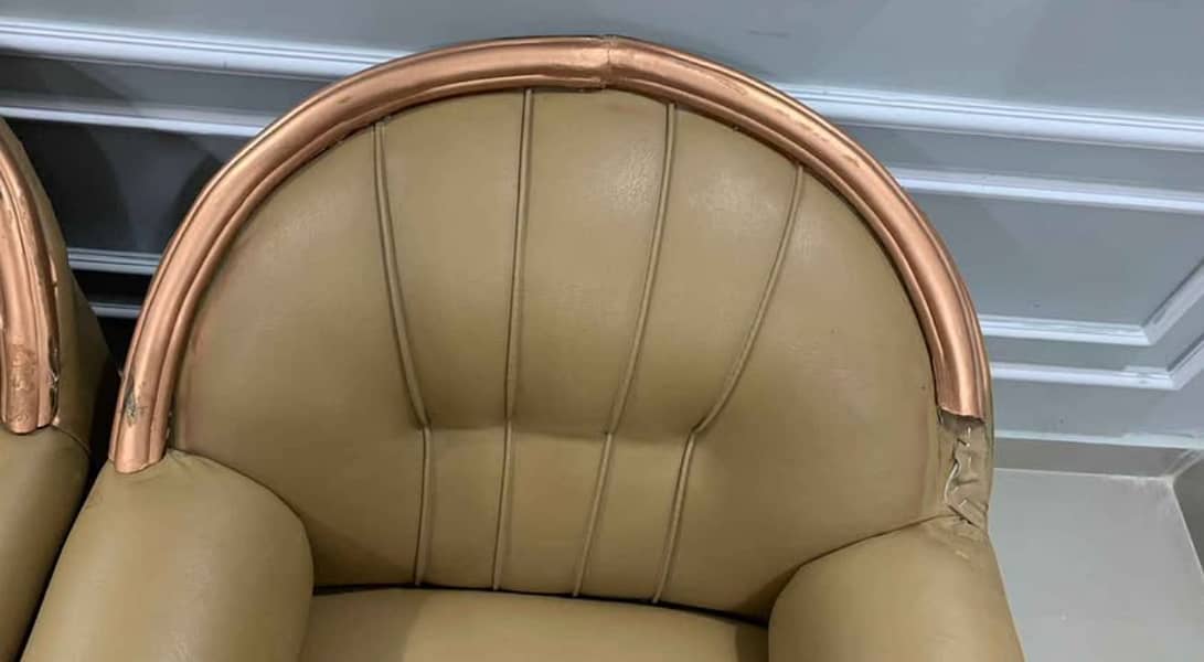 Selling sofa set 3