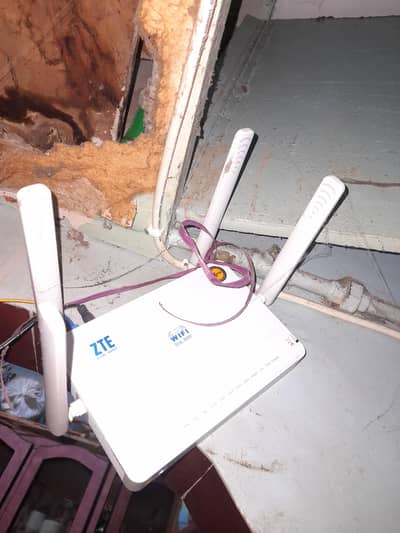 Xpon router 5gh and 2.4ghz mint condition with 4 antina best coverages
