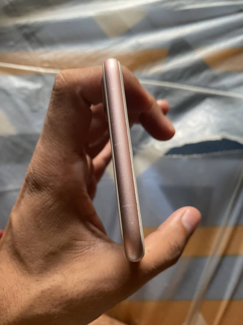 Apple iPhone 7 Plus 0