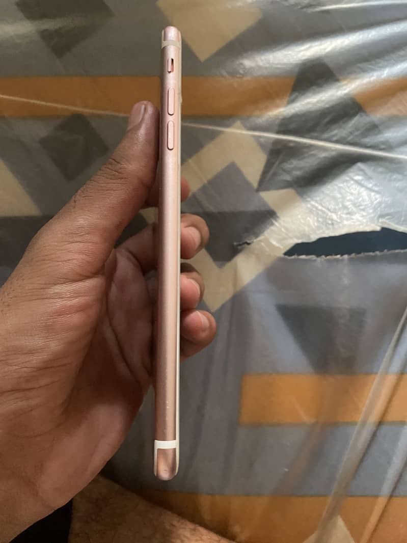 Apple iPhone 7 Plus 2