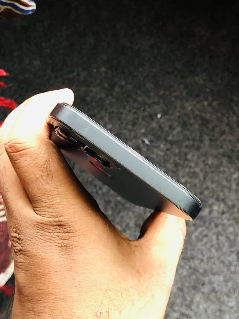 Apple iPhone 12 Pro Max 4