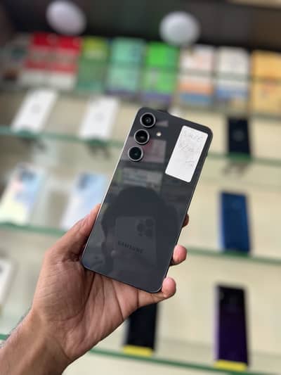 Samsung Mobile S24 fE