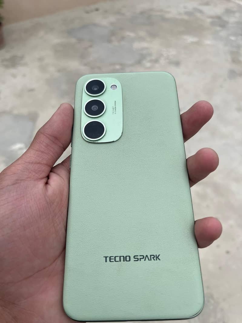 Tecno spark 40pro plus 1