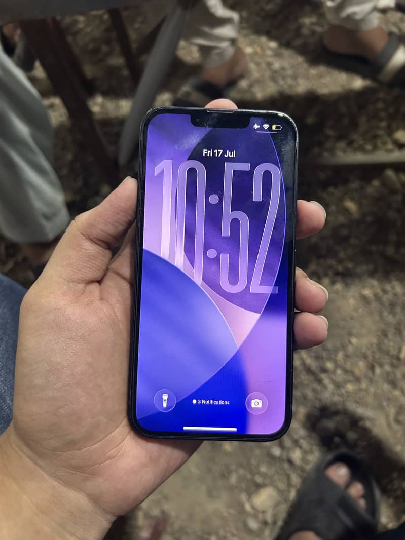 Apple iPhone 13 5
