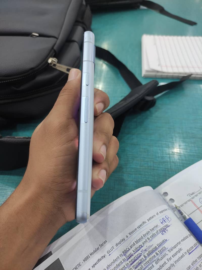 Google Pixel 7a 5