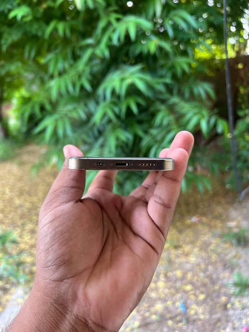 Apple iPhone 12 Pro 3