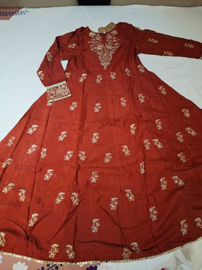 Beyond East 3-Piece Silk Frock Suit – Tilla Work with Tissue Dupatta