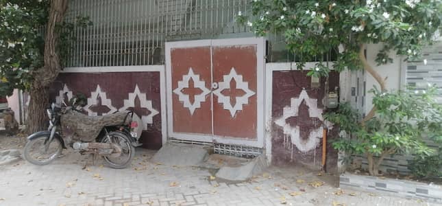 Single Story house old Condition north karachi sector 8