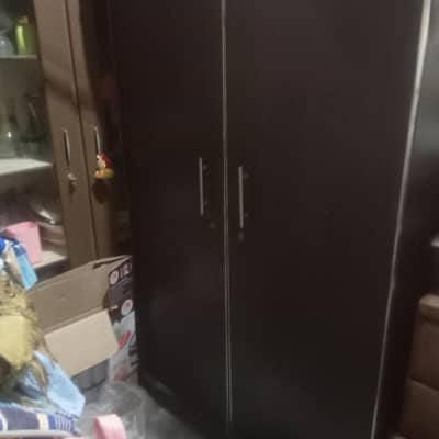 Almari 2 dor