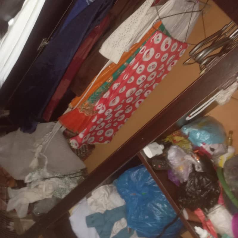 Almari 2 dor 4