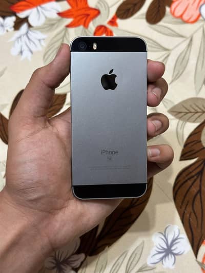 Apple iPhone SE