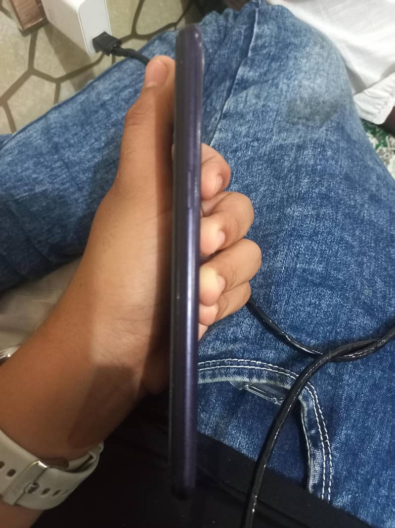 OPPO A3s 4