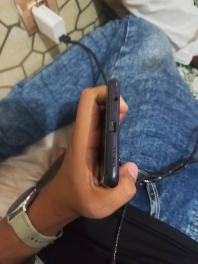 OPPO A3s 5