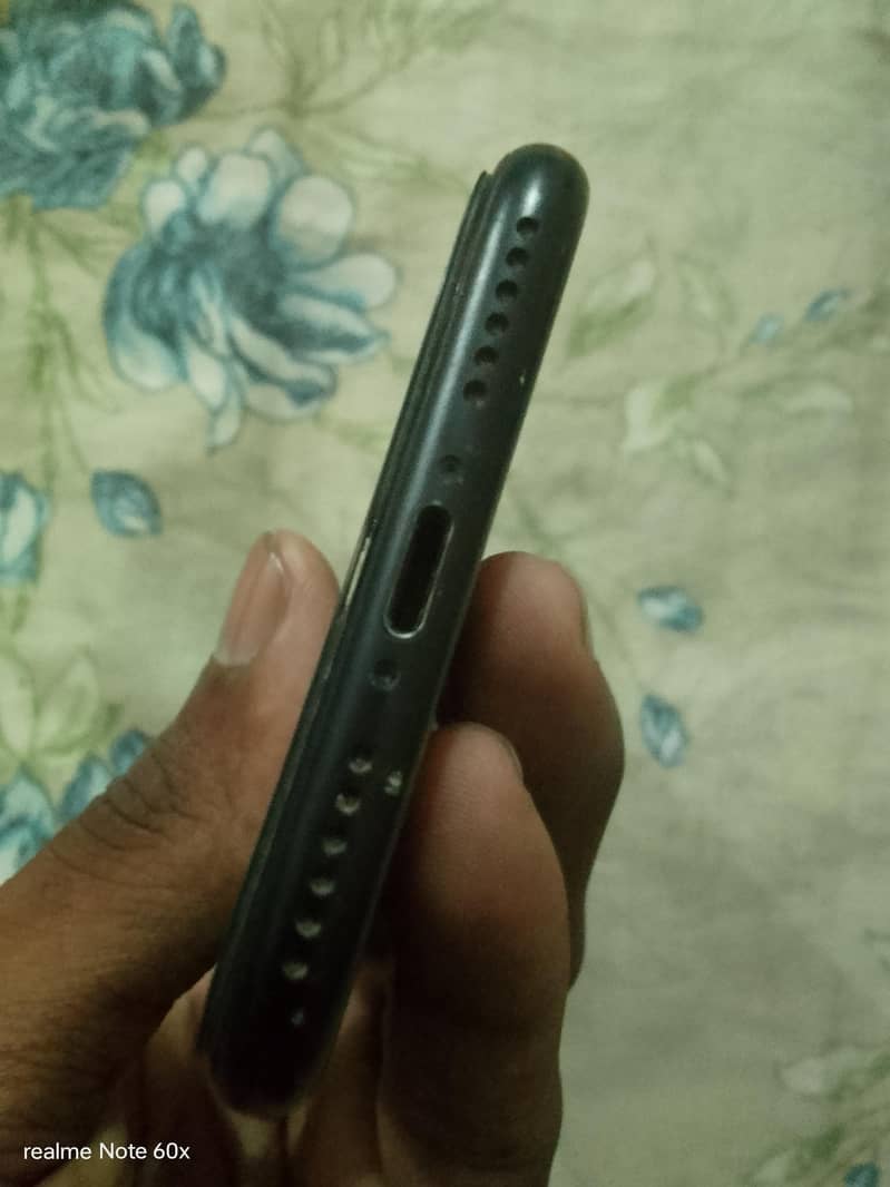 Apple iPhone 7 3