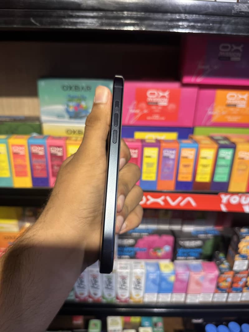 Apple iPhone 15 Pro Max 4